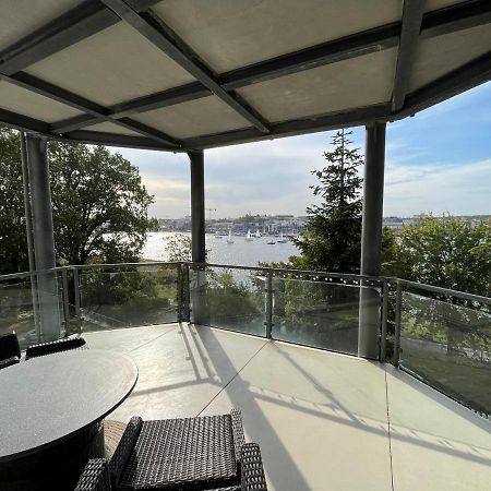 Traumwohnung Mit Stadthafen-Panorama! Zwei Schlafzimmer, Parkplatz Rostock Buitenkant foto