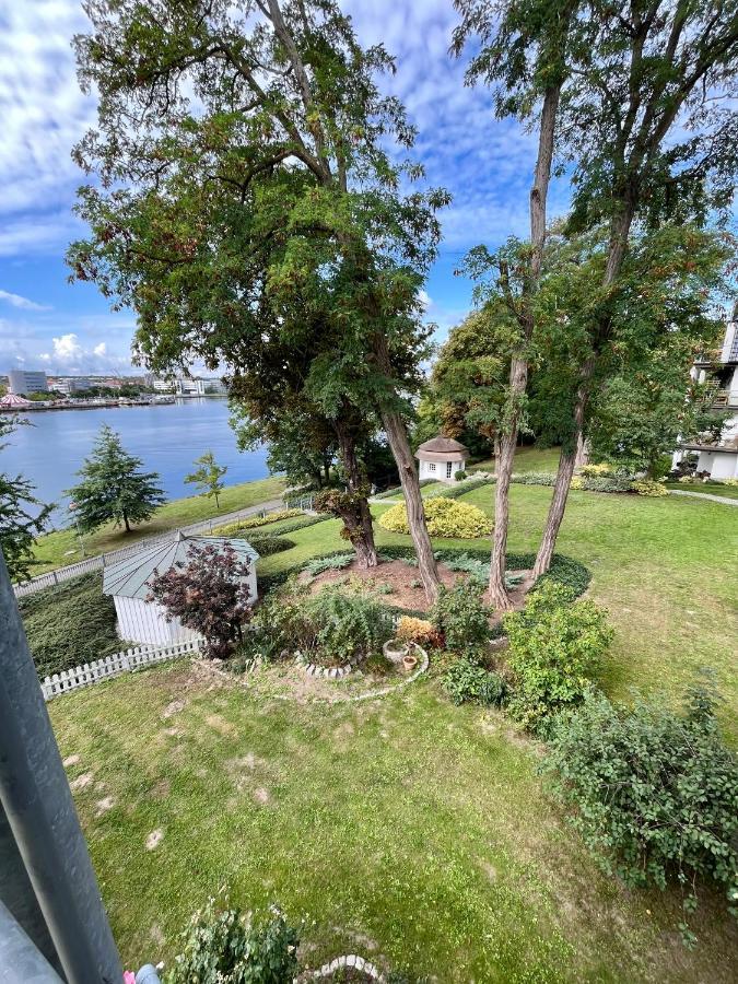 Traumwohnung Mit Stadthafen-Panorama! Zwei Schlafzimmer, Parkplatz Rostock Buitenkant foto