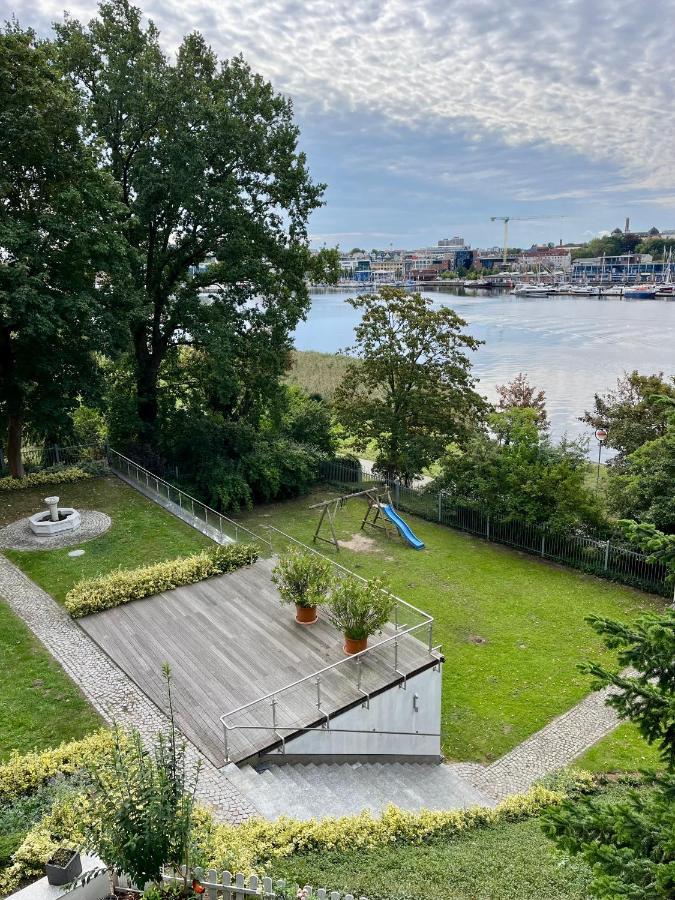 Traumwohnung Mit Stadthafen-Panorama! Zwei Schlafzimmer, Parkplatz Rostock Buitenkant foto