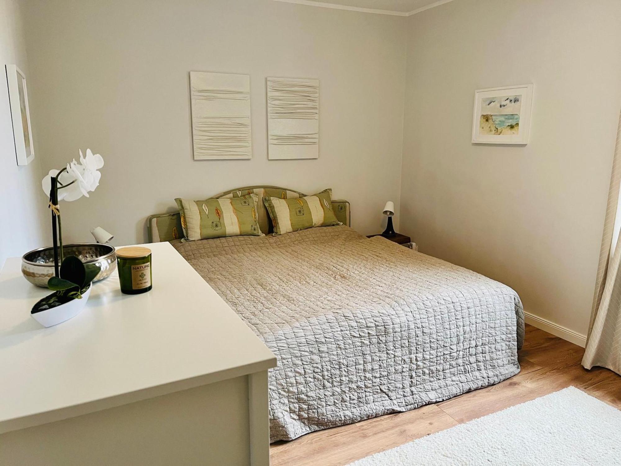 Traumwohnung Mit Stadthafen-Panorama! Zwei Schlafzimmer, Parkplatz Rostock Buitenkant foto