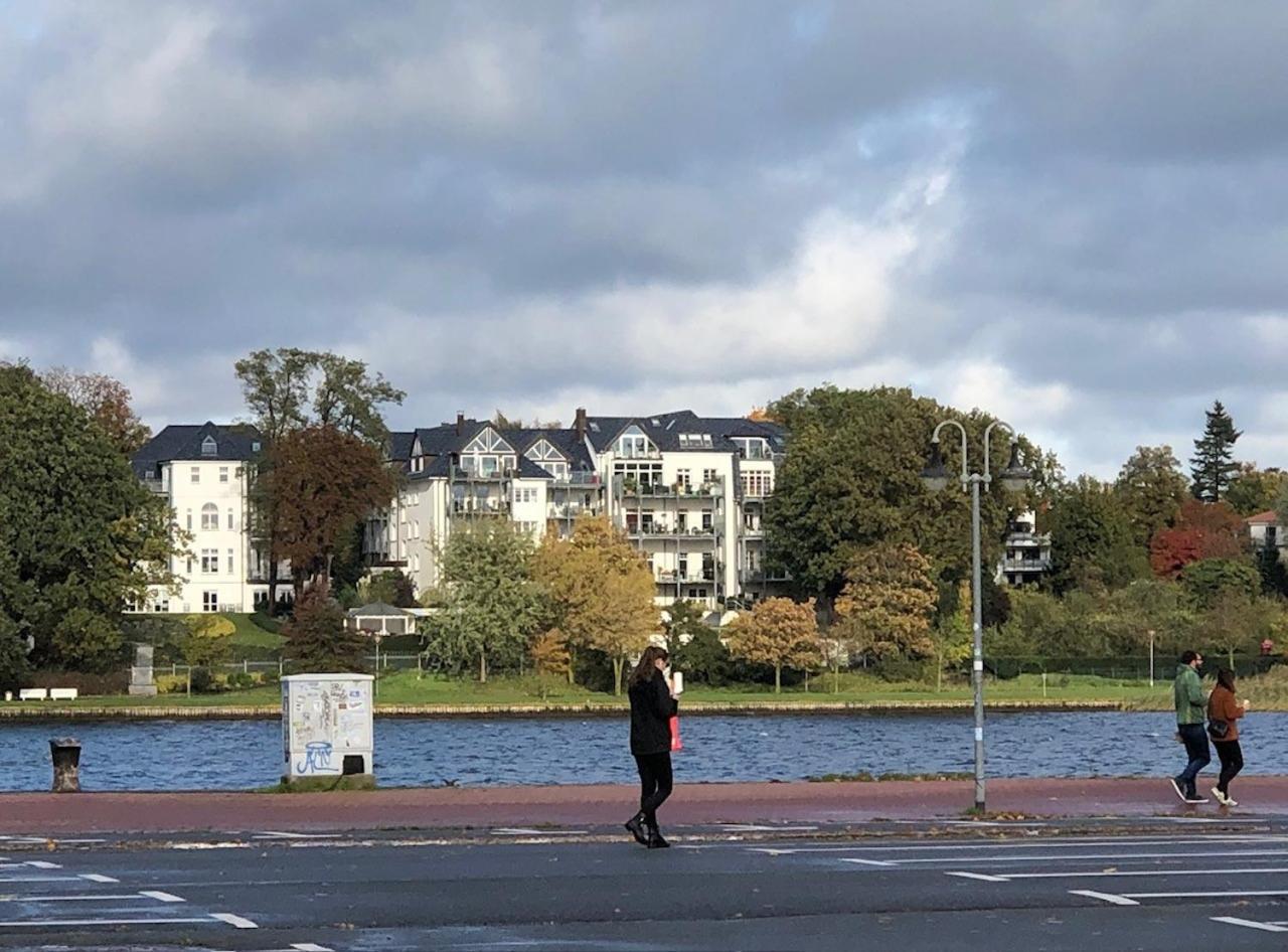 Traumwohnung Mit Stadthafen-Panorama! Zwei Schlafzimmer, Parkplatz Rostock Buitenkant foto